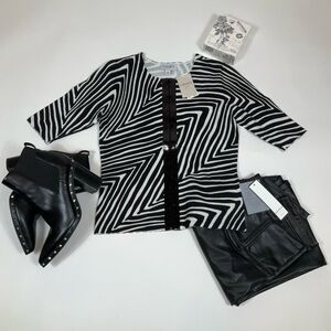 Carmen Marc Valdosta Black & White Long sleeve Blouse XS